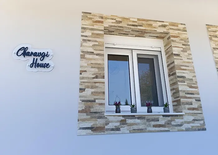 Case de vacanță Charavgi House