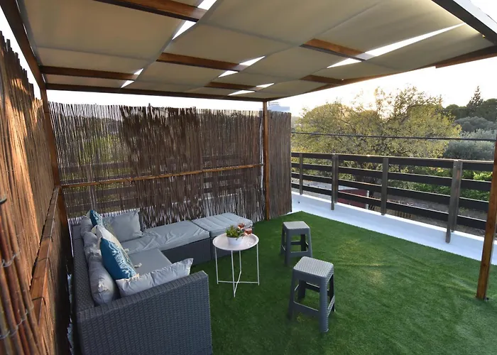 Holiday home Charavgi House *